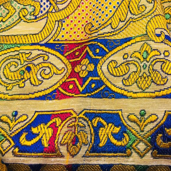 Cotton Embroidered Tapestry Table Topper Made In Barcelona Square 49 x 49 Inches - Picture 5 of 8